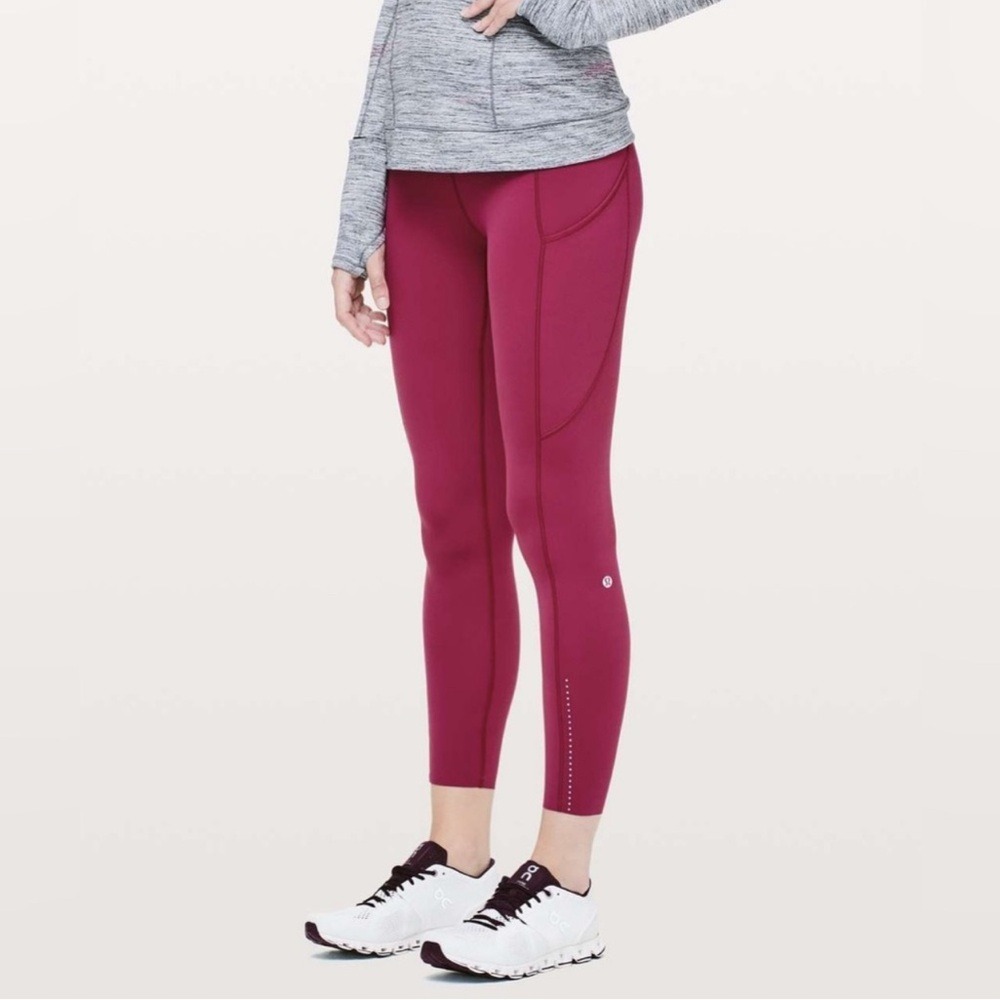 Lululemon Fast & Free 7/8 Tight II *Nulux 25"
Star Ruby